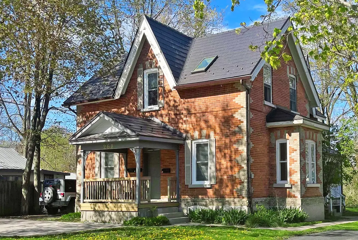 New Roofs Barrie, Roof Installation Barrie, Reshingling in Barrie