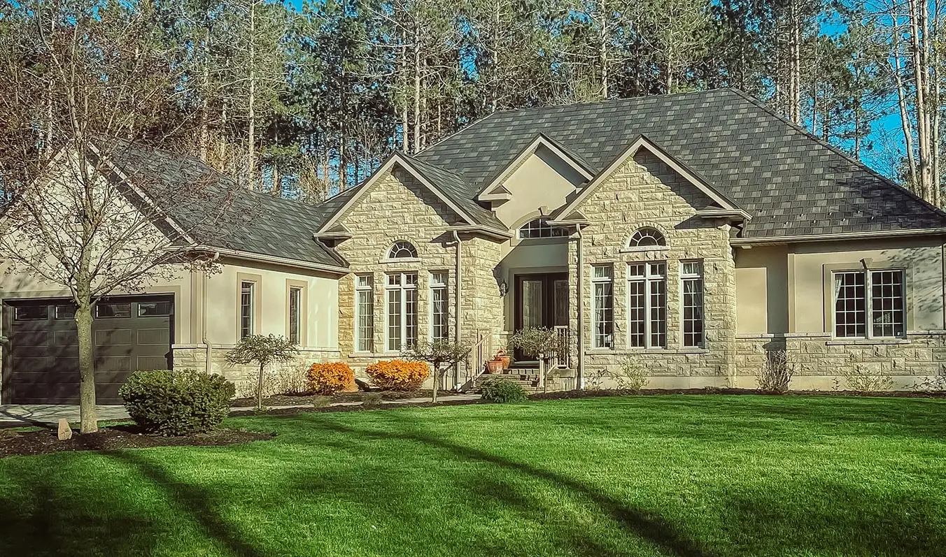 New Roofs Barrie, Roof Installation Barrie, Reshingling in Barrie